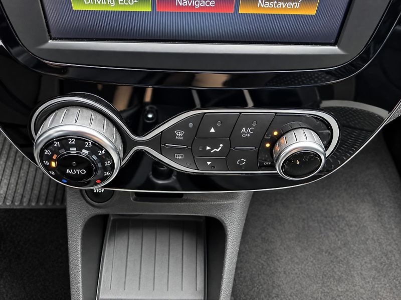 Renault Captur 1,3 TCe 96kW Intens LED Navi - fotka 27 z 42