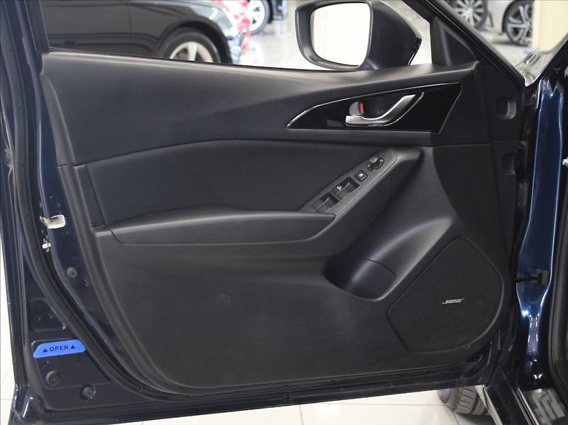 Mazda 3 2,0 G165 Revolution Výprodej! - fotka 17 z 25
