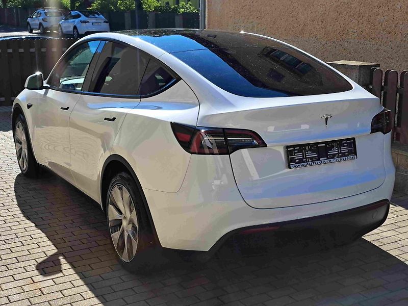 Tesla Model Y (2023) RWD LED ACC 19ALU NAVI SOH 91% - fotka 5 z 17