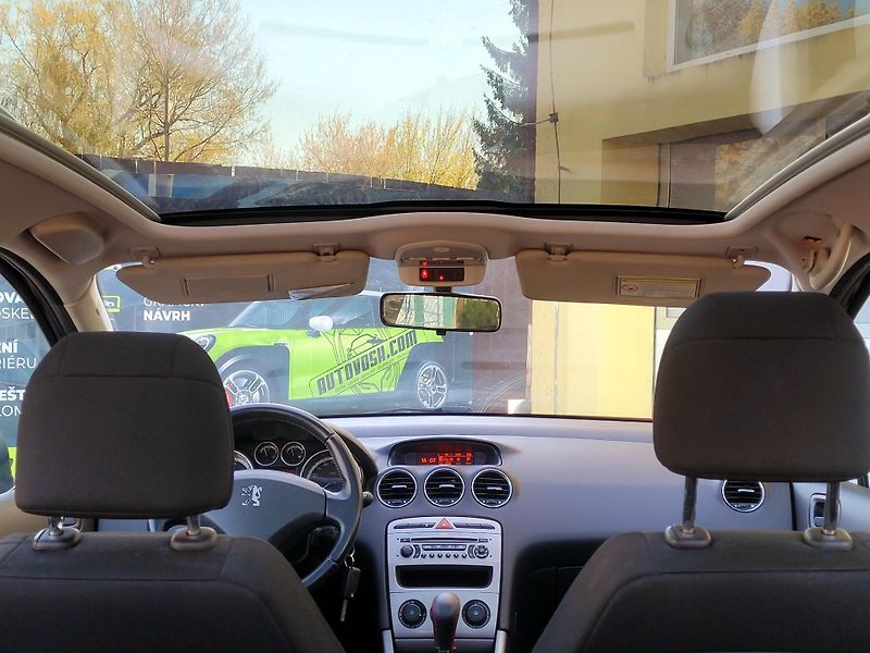 Peugeot 308 SW *KLIMA,SERV.KNÍŽKA,7míst  - fotka 13 z 34