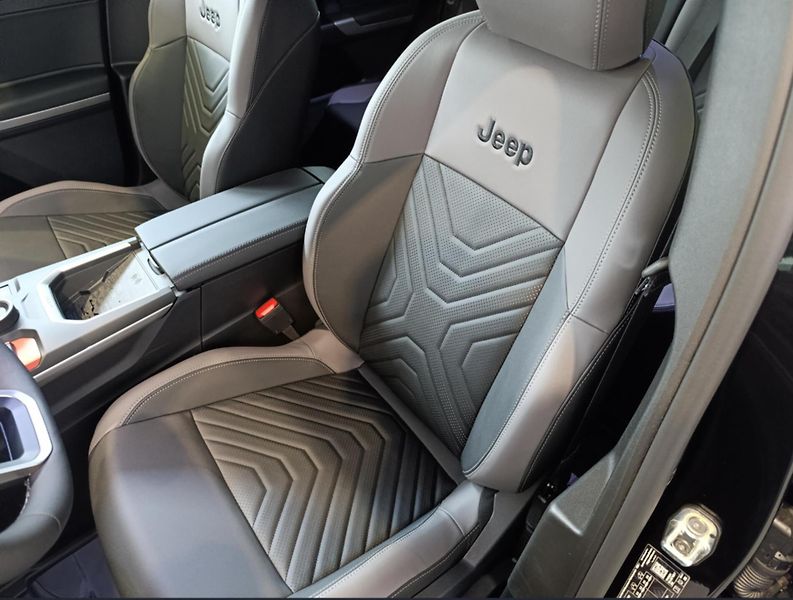 Jeep Compass (2026) 1,6 Plug-in Hybrid 225k  Summi - fotka 12 z 18