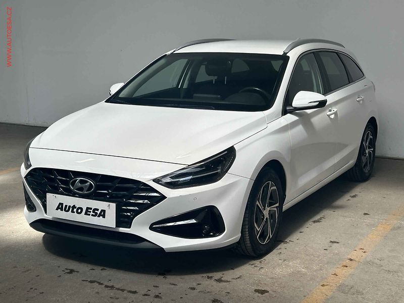 Hyundai i30 (2023) 1.0 T-GDi, 2.maj,ČR, Smart - fotka 3 z 18