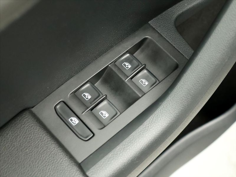 Škoda Octavia 2,0 TDI DSG Soleil - fotka 14 z 30