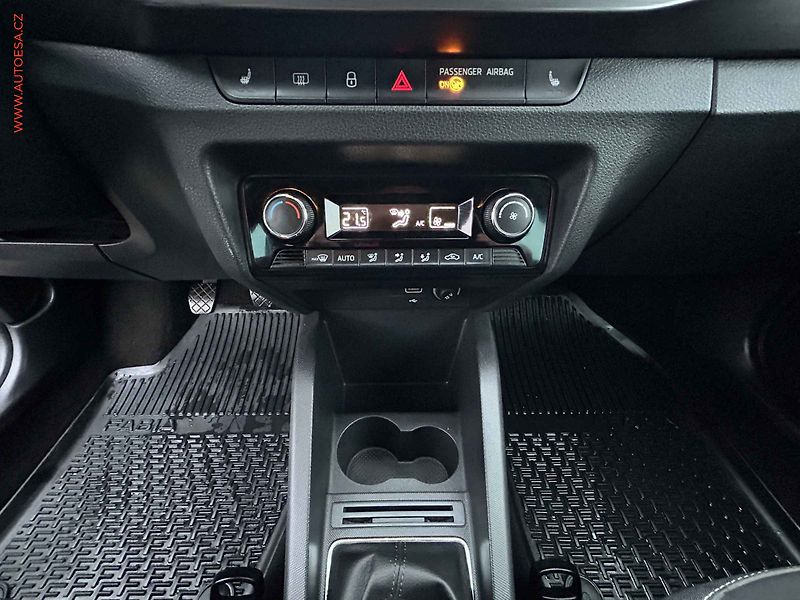 Škoda Fabia (2019) 1.0 TSi, 1.maj,ČR, Style - fotka 14 z 18