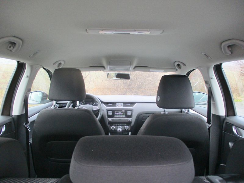 Škoda Octavia 1.2TSi 81kW AMB VÝHŘEV 2x PNEU - fotka 35 z 48