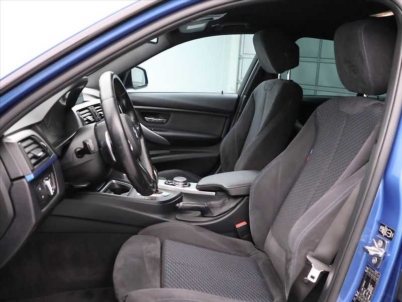 BMW Řada 3 2,0 320d 135 kW CZ M Paket - fotka 10 z 29