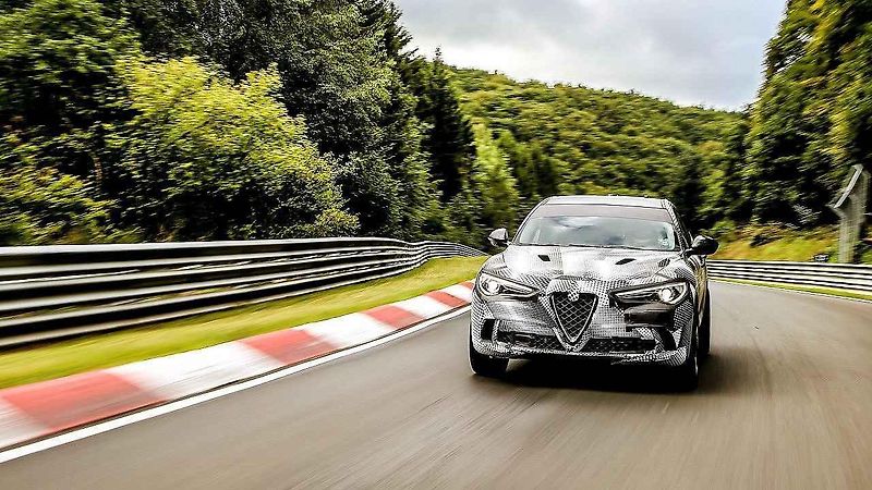 Alfa Romeo Stelvio Quadrifoglio na Nürburgringu.