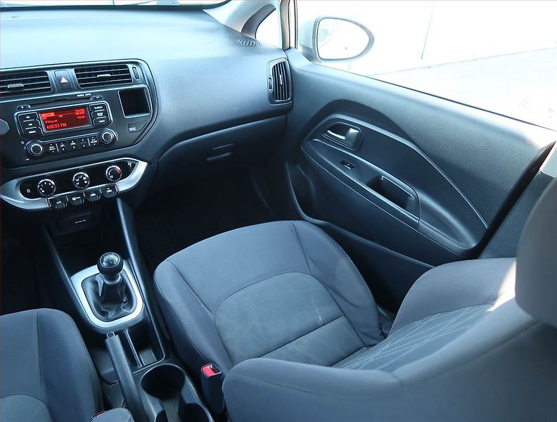 Kia Rio (2012) 1.25 CVVT, Serv.kniha - fotka 8 z 15