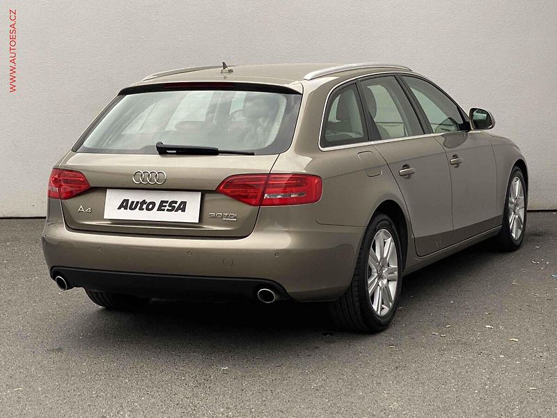 Audi A4 (2009) 3.0 TDi Quattro, Bixen, navi - fotka 4 z 19