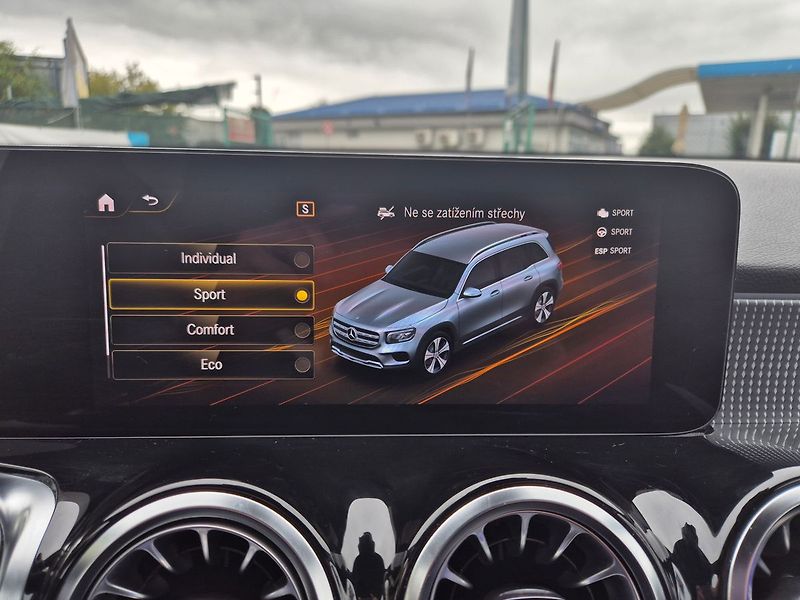 Mercedes-Benz GLB 200D 4MATIC, záruka 7/2027 neb - fotka 25 z 42