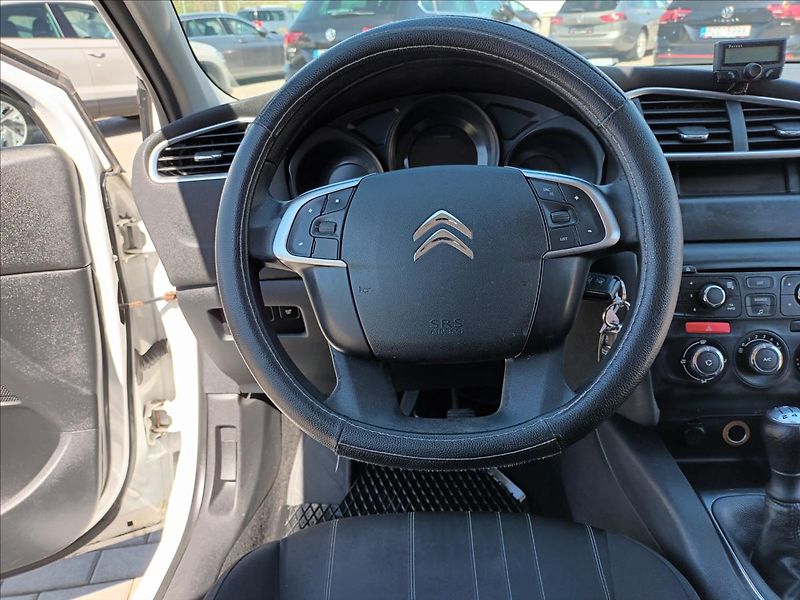 Citroën C4 1,6 HDI,68KW,ČR,KLIM,TEMPOMAT, - fotka 12 z 33