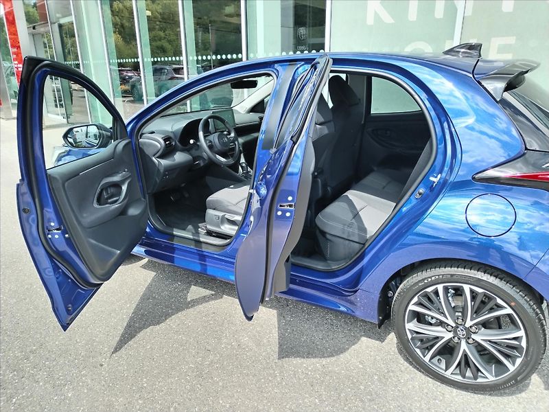Toyota Yaris 1.5 HYBRID e-CVT  STYLE 116 k - fotka 4 z 14