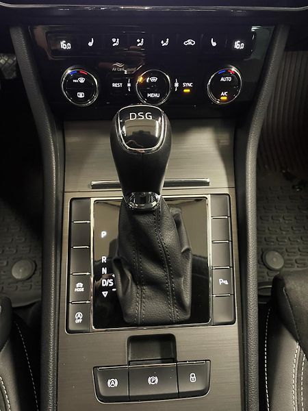 Škoda Superb 2.0 TDI, 110 KW, STYLE, DSG - fotka 21 z 31