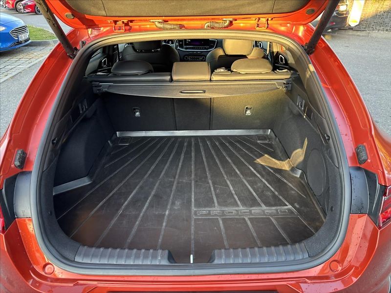 Kia ProCeed 1,6 TGDi 150kW AT GT ZÁRUKA - fotka 15 z 52