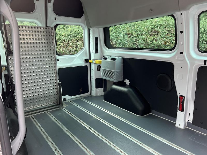 Ford Transit Custom 2.0 TDCi 96 kW RAMPA - fotka 9 z 25