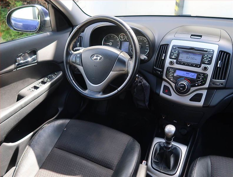 Hyundai i30 (2009) 1.6 CVVT, v provozu - fotka 7 z 18