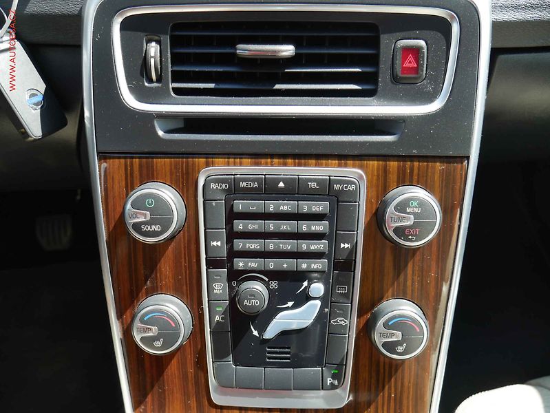 Volvo S60 (2011) 2.0T, ČR, Kůže, výhřev sed. - fotka 19 z 20