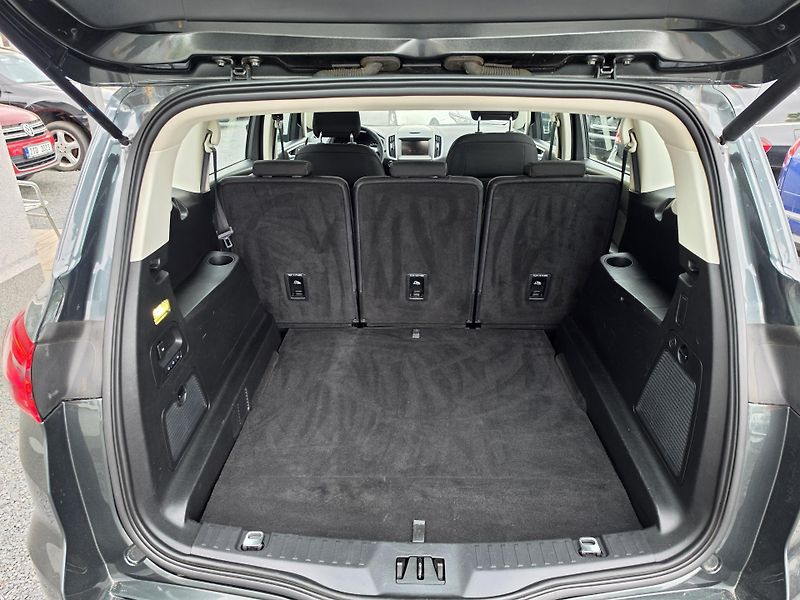 Ford S-MAX 1.5 i Navi Parkovací senzory  - fotka 5 z 37