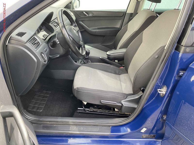 Škoda Rapid (2013) 1.6 TDi, Ambition, TZ, +kola - fotka 9 z 17