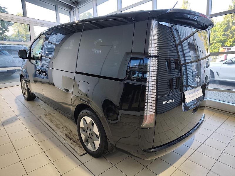 Hyundai Staria (2024) 1.6T-GDi 158kW HEV Style - fotka 2 z 24