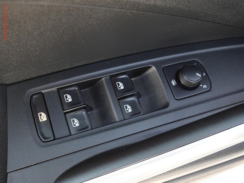 Škoda Fabia (2021) 1.0TSi, 2.maj,ČR, Style, LED - fotka 17 z 18