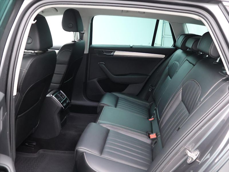 Škoda Superb 2,0 TDI 147kW 4x4 L&K - fotka 15 z 42