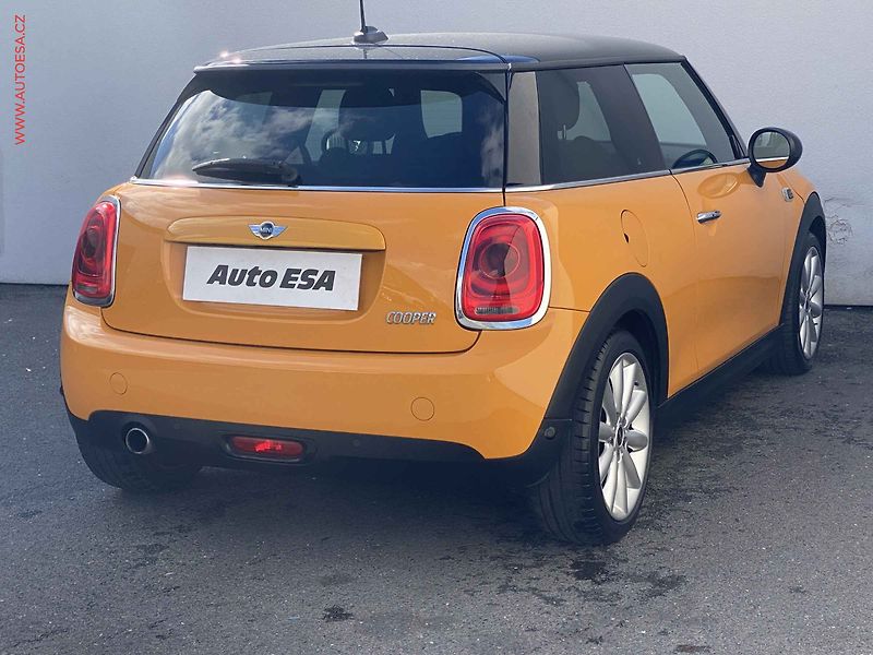 Mini Cooper (2014) 1.5T, LED, navi, kůže - fotka 4 z 19