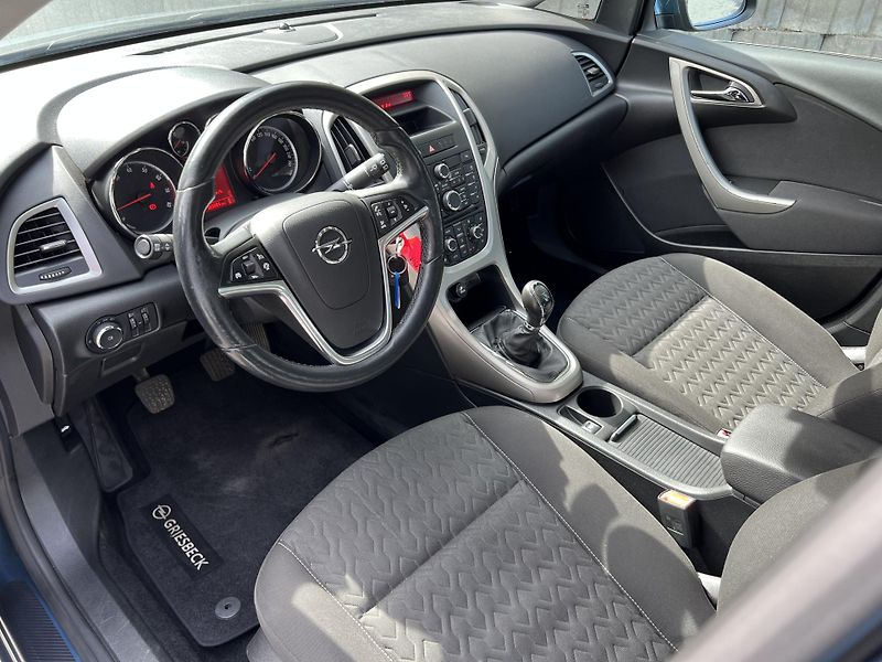 Opel Astra 1.4T 103 kW 1.MAJ SERVISKA - fotka 9 z 13