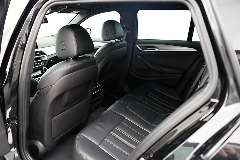 BMW Řada 5 520d xDrive Touring - fotka 21 z 22