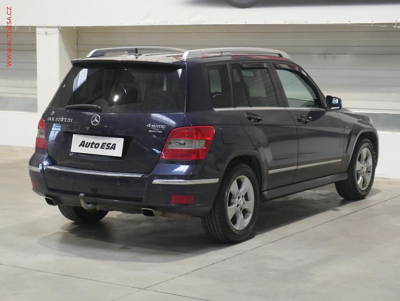 Mercedes-Benz GLK (2009) 3.0 CDi 4Matic, AT, xenon - fotka 4 z 19