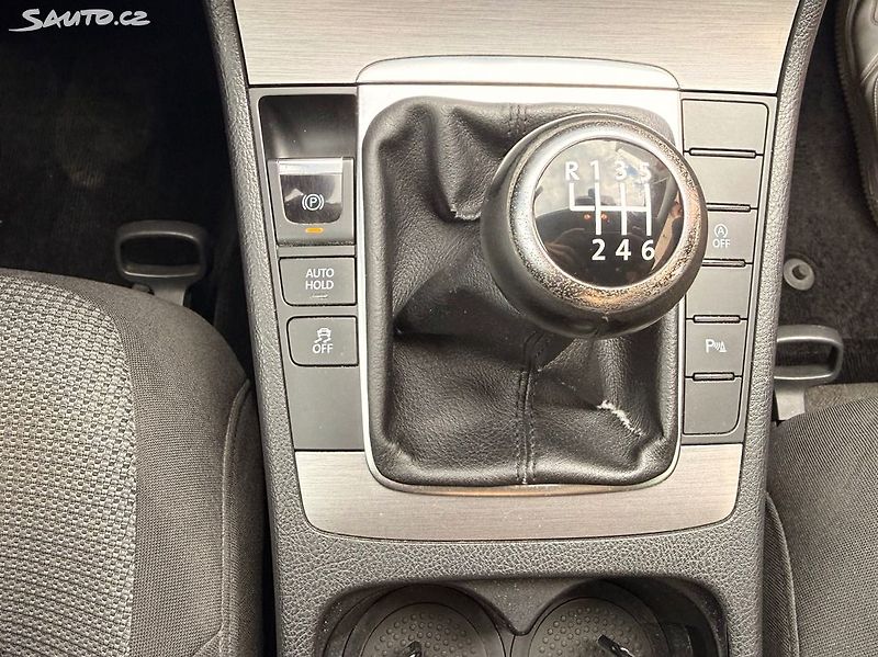Volkswagen Passat (2011) 2.0TDI, 103kw - fotka 19 z 20
