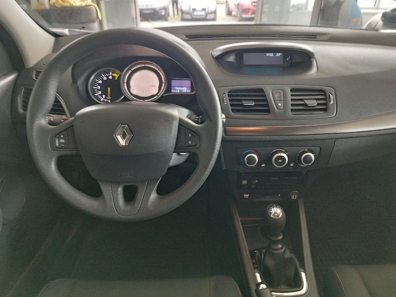 Renault Mégane (2015) 1,6i 81KW klima najeto 99000 - fotka 17 z 29