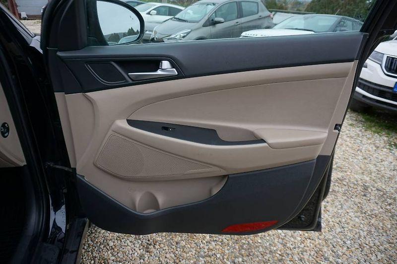 Hyundai Tucson (2016) 2,0 4X4 1,MAJ - fotka 17 z 49