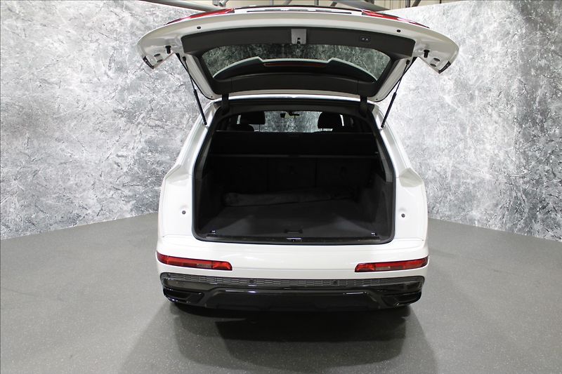 Audi Q7 3,0 TDI quattro  S line - fotka 6 z 37
