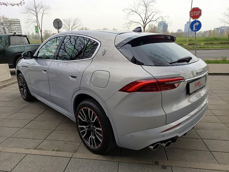 Maserati Grecale (2022) GT, hybrid, rezervováno - fotka 5 z 24