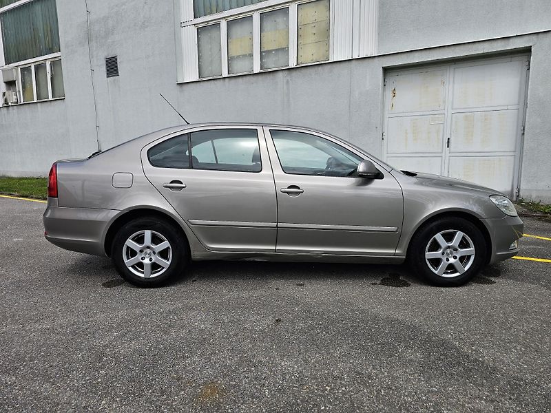 Škoda Octavia (2009) 2 1.4TSI FACELIFT - fotka 6 z 18