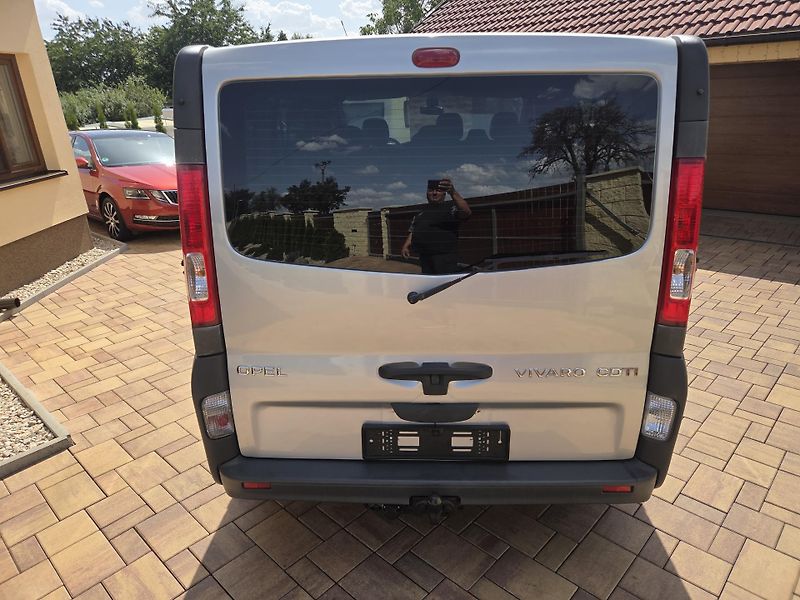 Opel Vivaro (2011) 2.0CDTI 84Kw  9-Míst - fotka 10 z 40