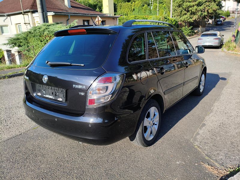 Škoda Fabia (2014) 1,2 TSI Style Fresh Combi - fotka 6 z 30