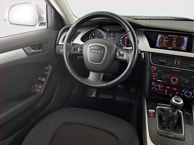Audi A4 Allroad (2009) 2.0 TDI, 4X4, Xenony - fotka 7 z 19