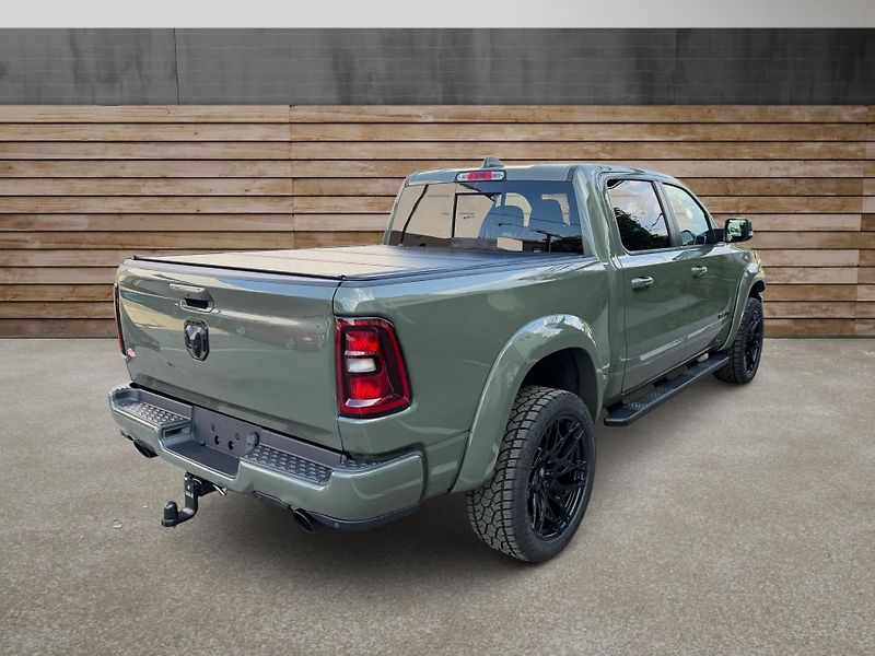 Dodge RAM (2020) +OFFROAD PAKET+LOOK26+HEMI+ - fotka 3 z 21