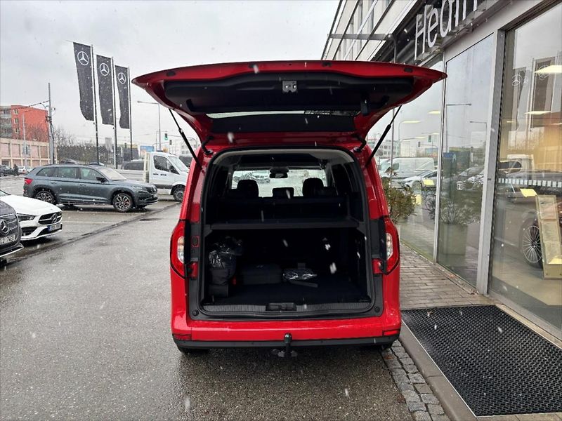 Mercedes-Benz Třídy T (2025) 0,0 EQT 200 S - fotka 5 z 10