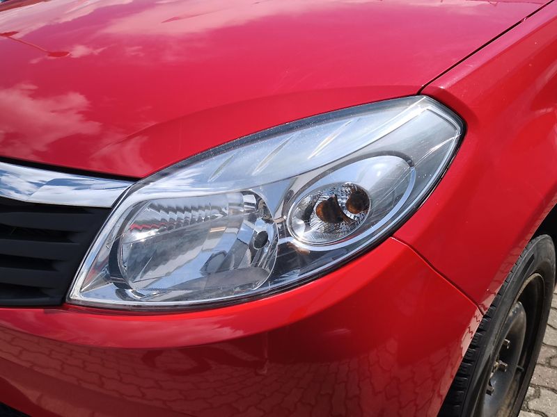 Dacia Sandero 2009 1.4 MPI 55kW - fotka 17 z 26