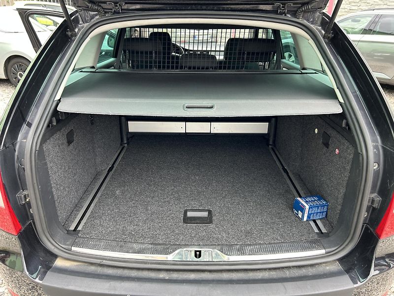 Škoda Superb (2012) 2.0 TDi 103 KW  - fotka 15 z 28