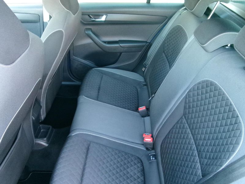 Škoda Fabia 1,2 TSI AUTOKLIMA TAŽ NAVI - fotka 11 z 29