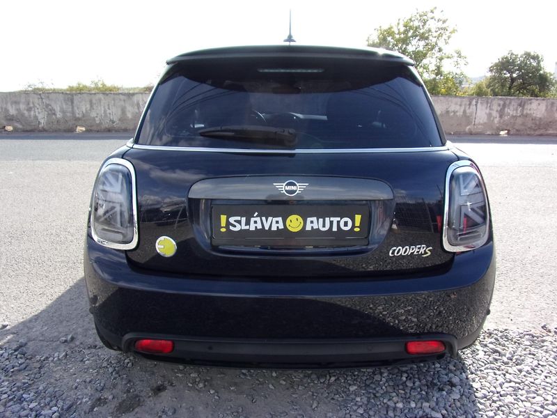 Mini Ostatní (2021) COOPER SE 32kWh 135kW PANORAMA - fotka 6 z 25