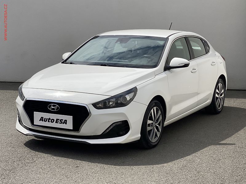Hyundai i30 (2018) 1.4 T-GDi Fastback, ČR - fotka 3 z 15