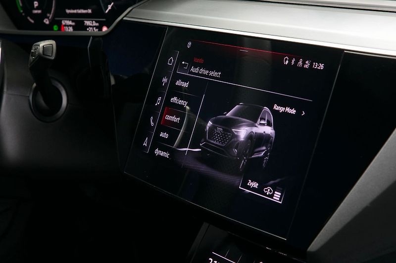 Audi e-tron 55 300kW Kessy Kamera Tažné - fotka 26 z 33