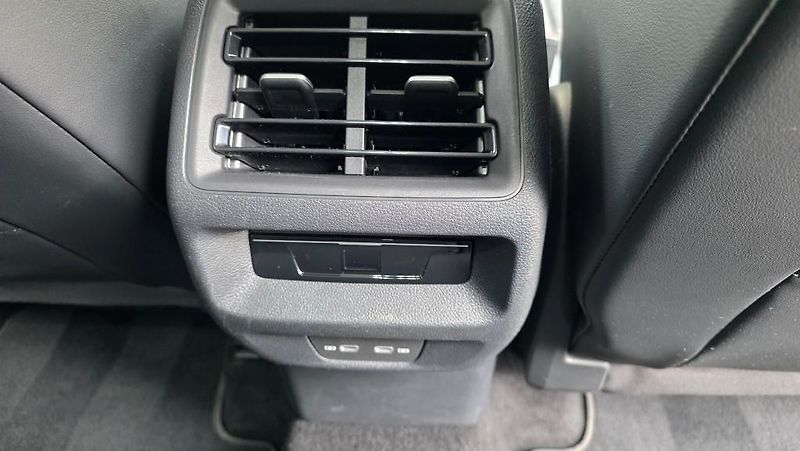 Volkswagen Tayron (2025) 2.0 TDI 142kW 4x4 DSG7 7míst - fotka 18 z 41