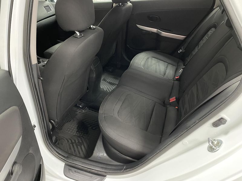 Kia Ceed 1.6 GDi ČR REZERVACE  - fotka 17 z 24