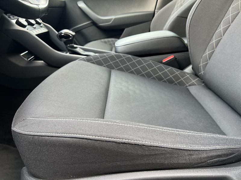 Škoda Karoq Style 1.5TSi DSG KAMERA NAVI - fotka 11 z 50
